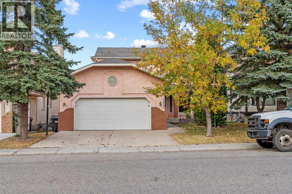 Single Family House for Sale in  Santana Road NW Sandstone Valley Calgary 