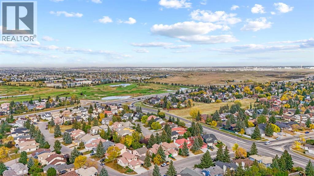Single Family House for Sale in  Santana Road NW Sandstone Valley Calgary 