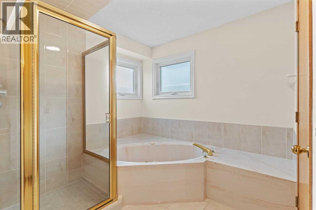 Single Family House for Sale in  Santana Road NW Sandstone Valley Calgary 