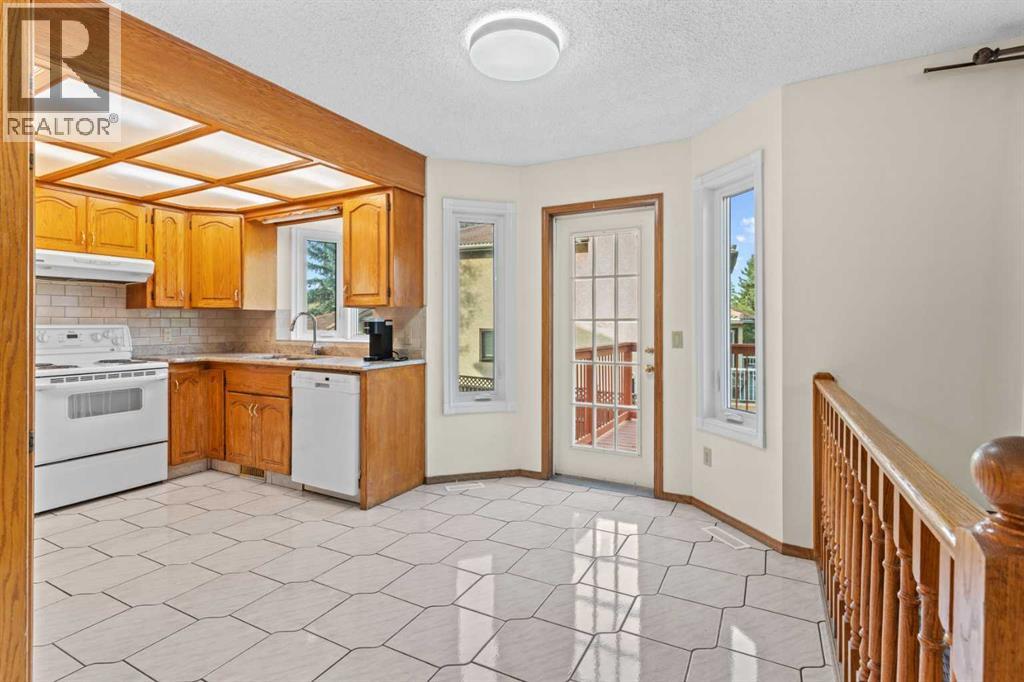 Single Family House for Sale in  Santana Road NW Sandstone Valley Calgary 