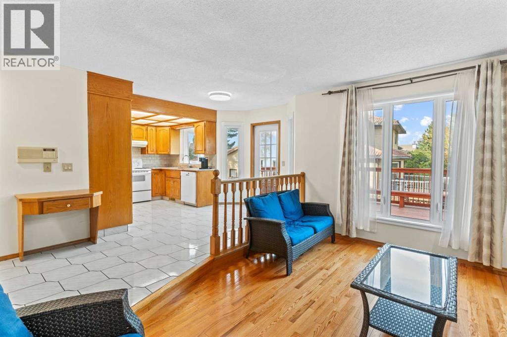 Single Family House for Sale in  Santana Road NW Sandstone Valley Calgary 