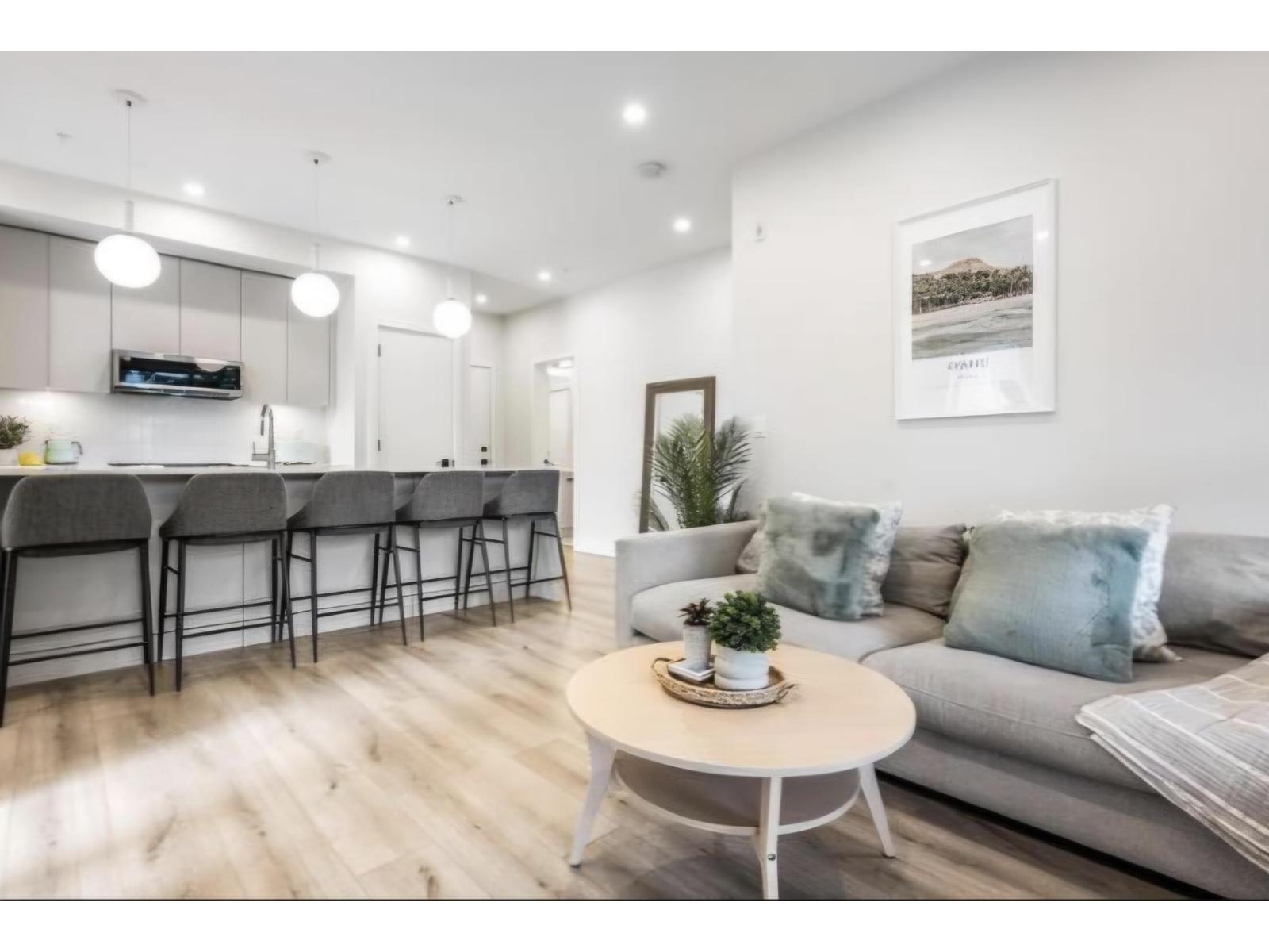 210 45505 CAMPUS DRIVE, Garrison Crossing, Chilliwack