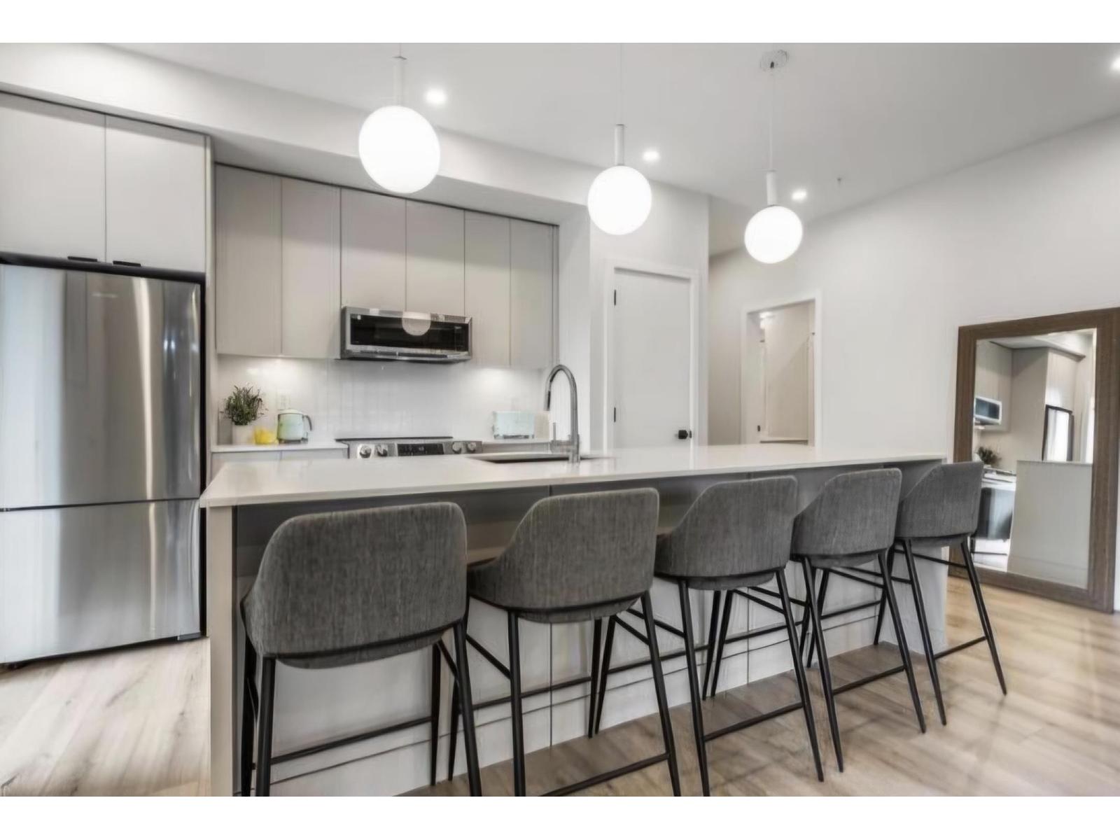 210 45505 CAMPUS DRIVE, Garrison Crossing, Chilliwack