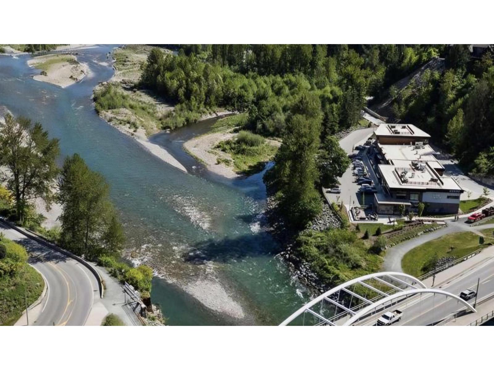 210 45505 CAMPUS DRIVE, Garrison Crossing, Chilliwack