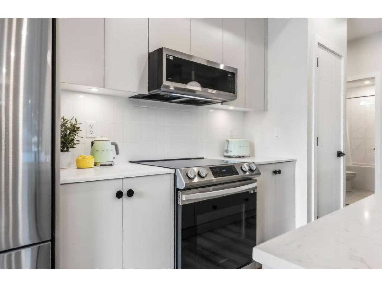 210 45505 CAMPUS DRIVE, Garrison Crossing, Chilliwack