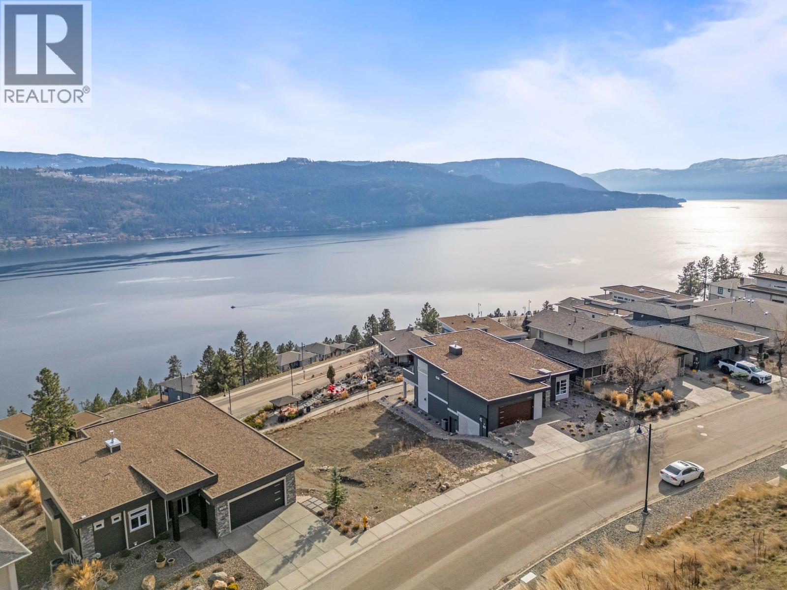  8836 Hampshire Crescent, Vernon