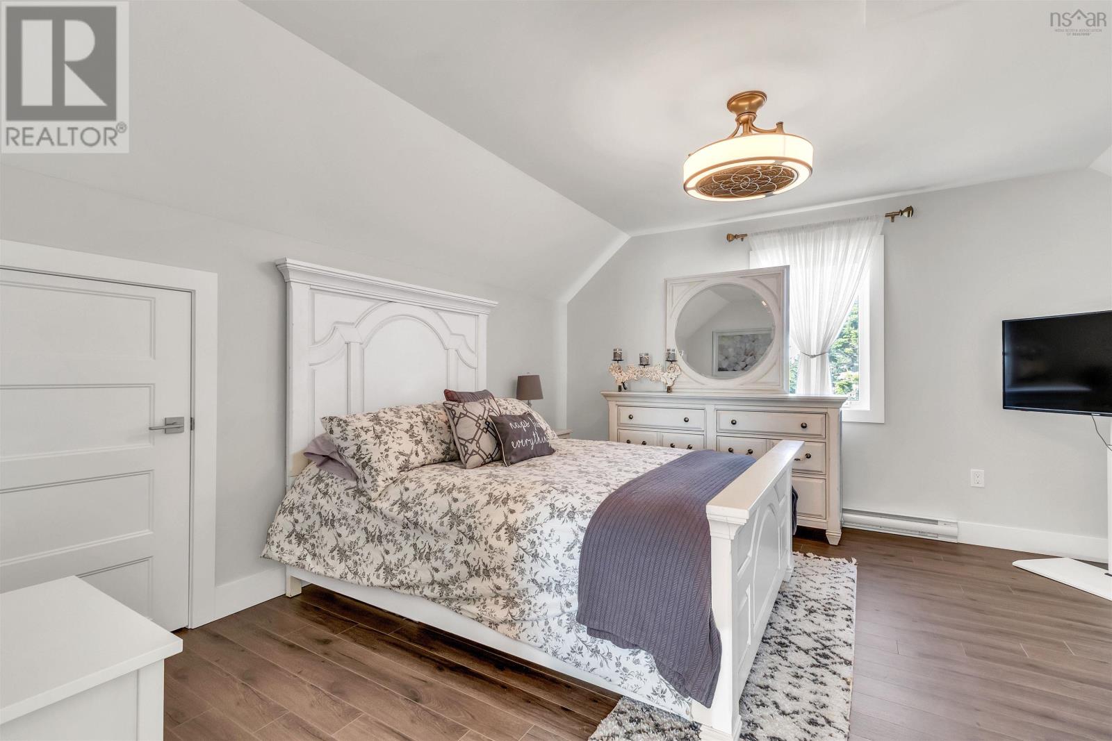 Property 35 of 49 of 285 Quinlan Drive