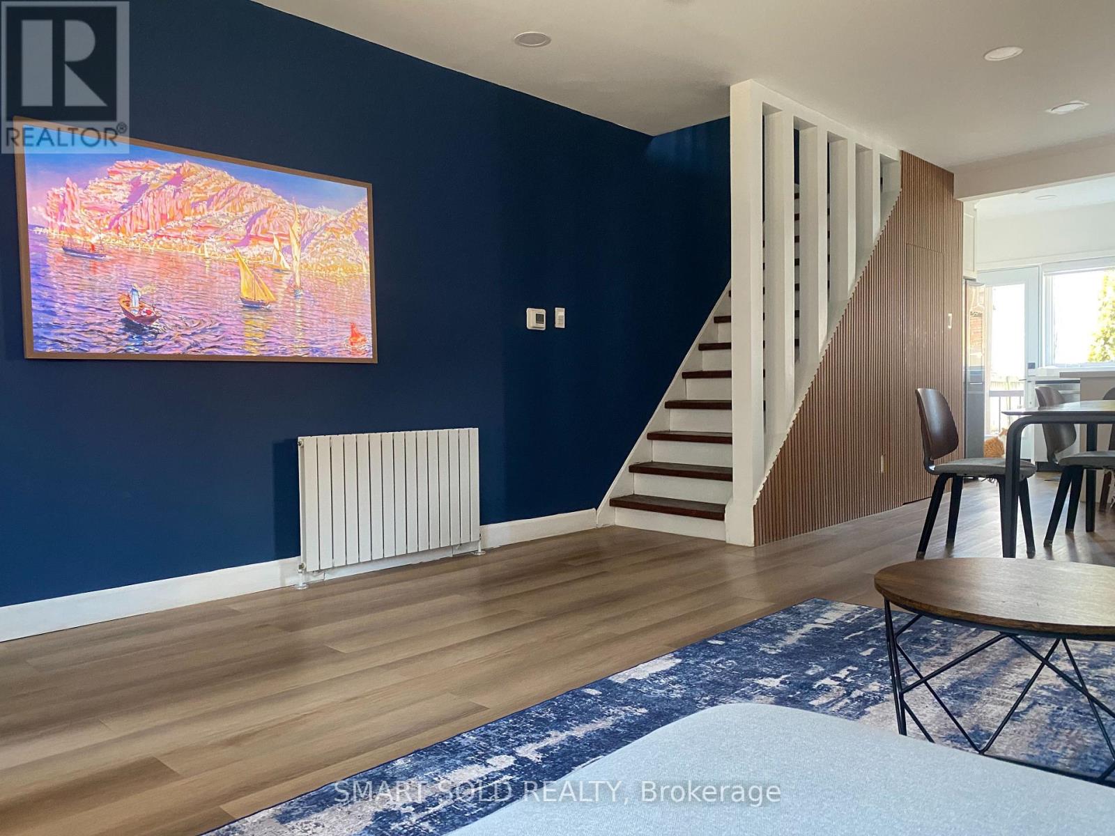 42 ARNOLD AVENUE - Photo 3 of 32, Toronto (Regent Park), Ontario