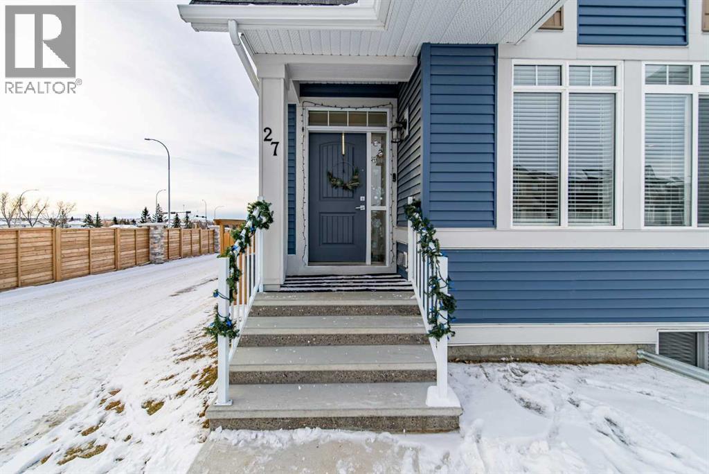 27 Iris Crescent - Photo 3 of 43, Okotoks, Alberta