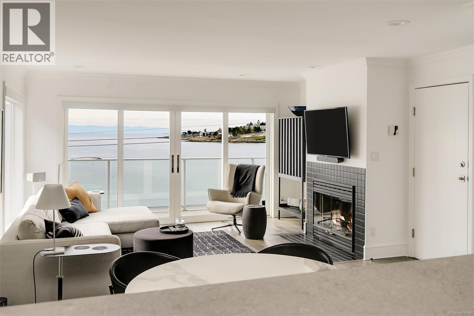 554 Beach Dr, Oak Bay