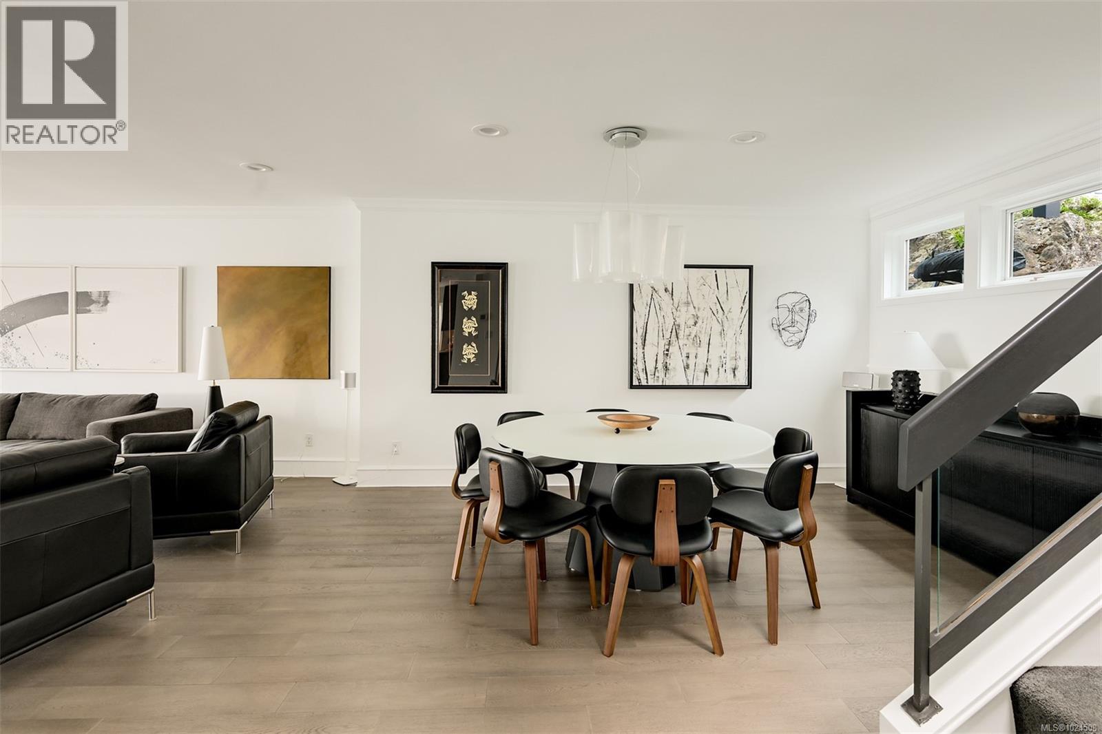 554 Beach Dr, Oak Bay