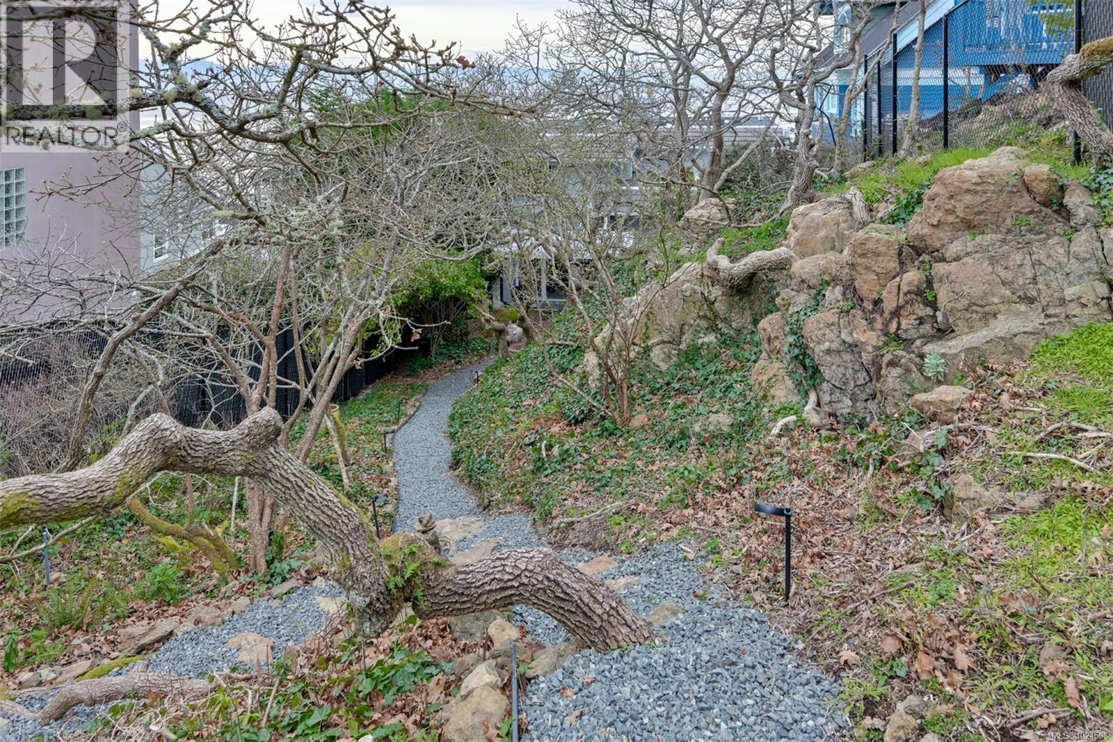 554 Beach Dr, Oak Bay