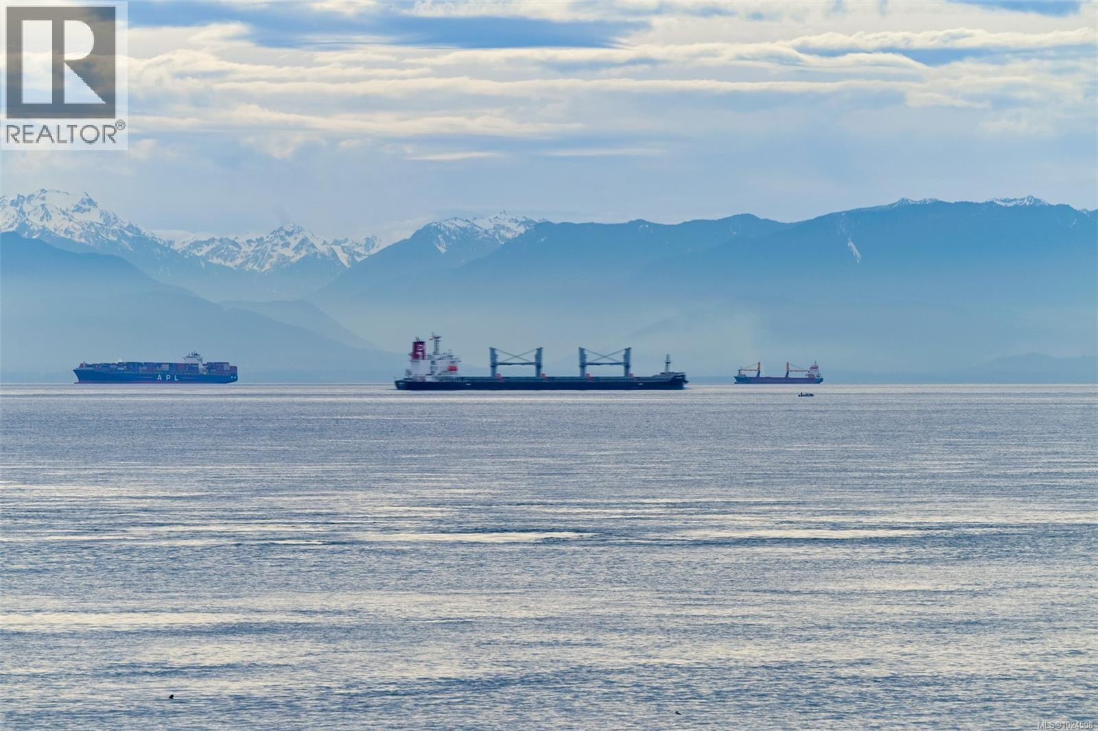 554 Beach Dr, Oak Bay