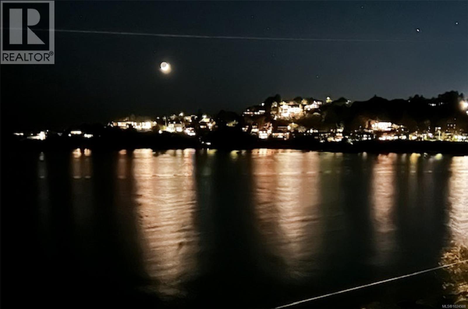 554 Beach Dr, Oak Bay