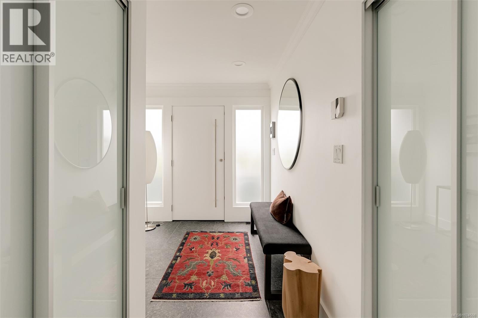 554 Beach Dr, Oak Bay