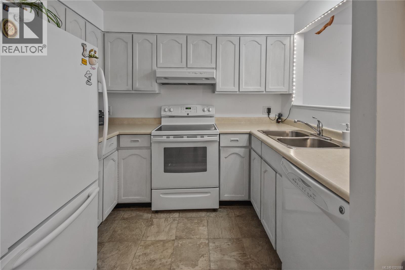 #309 30 CAVAN ST - 11