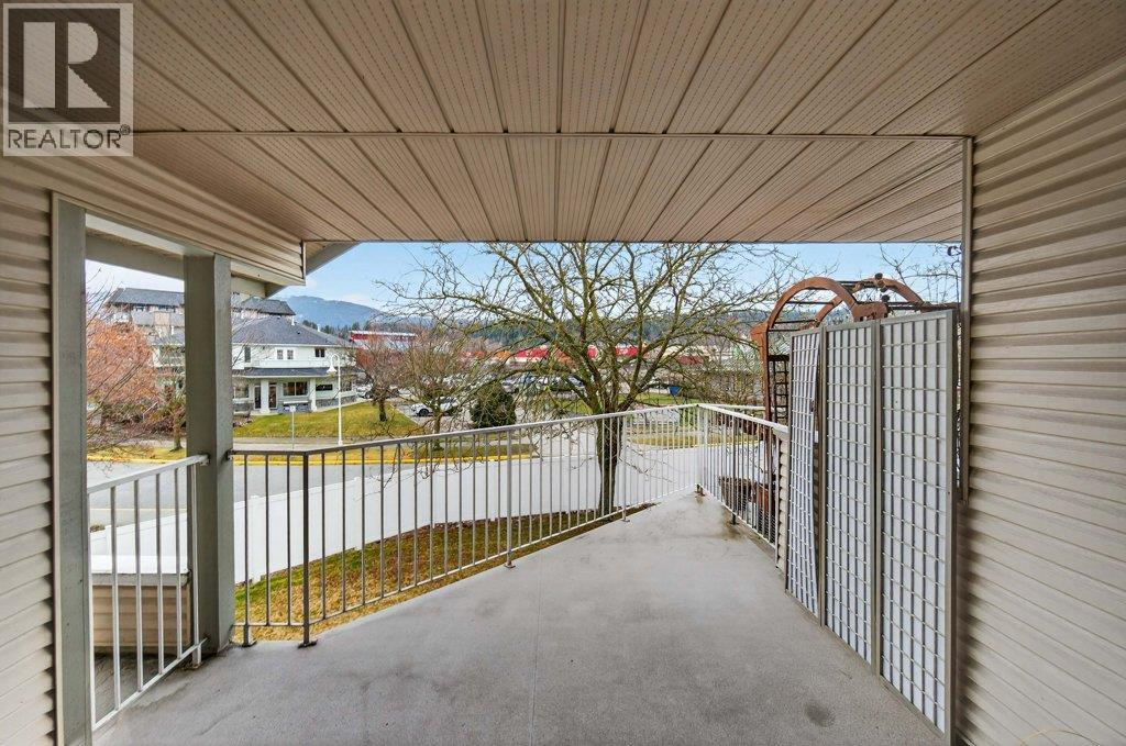 111 Harbourfront Drive NW Unit# 2, Salmon Arm
