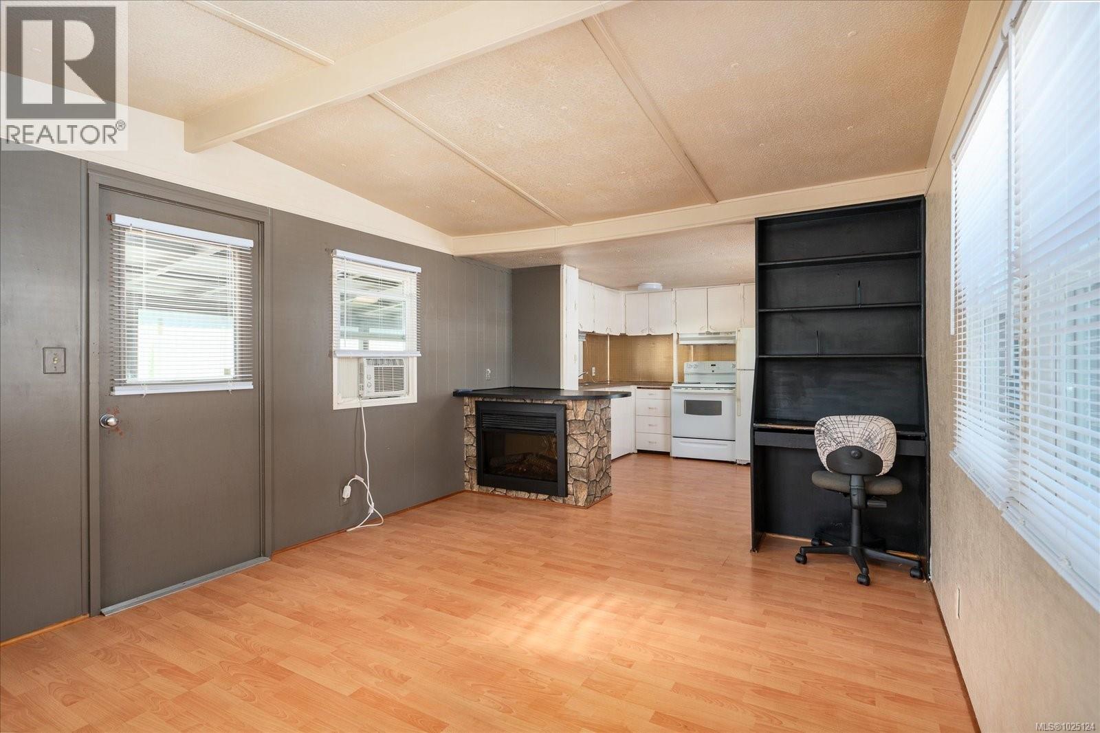 #20 6820 PARKLANDS PL - 4