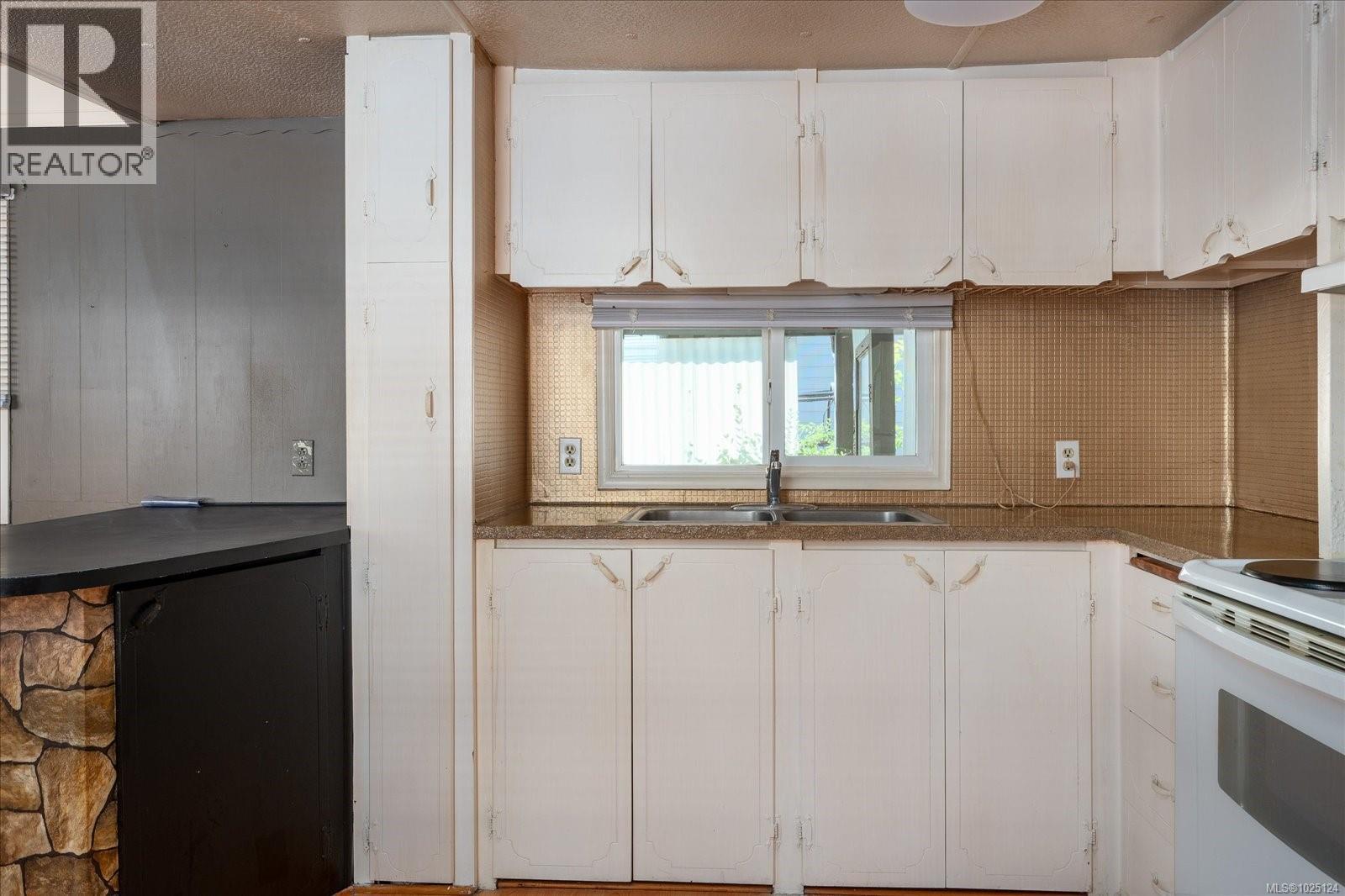 #20 6820 PARKLANDS PL - 7