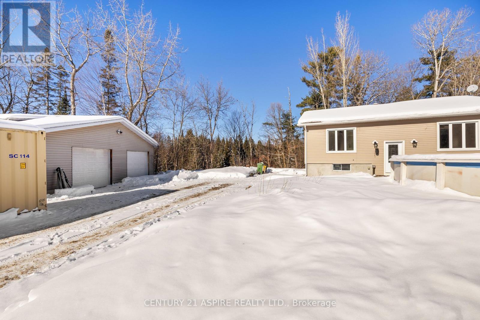 84 SANDY BEACH ROAD - Photo 2 of 37, Laurentian Valley, Ontario