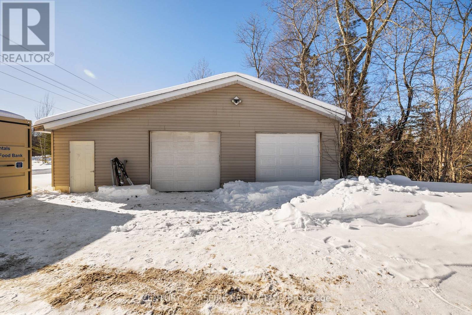 84 SANDY BEACH ROAD - Photo 3 of 37, Laurentian Valley, Ontario