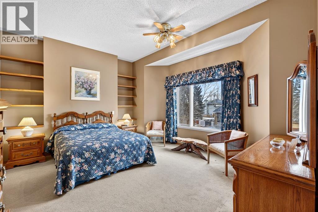 Single Family House for Sale in  Douglasbank Drive SE Douglasdale/Glen Calgary 