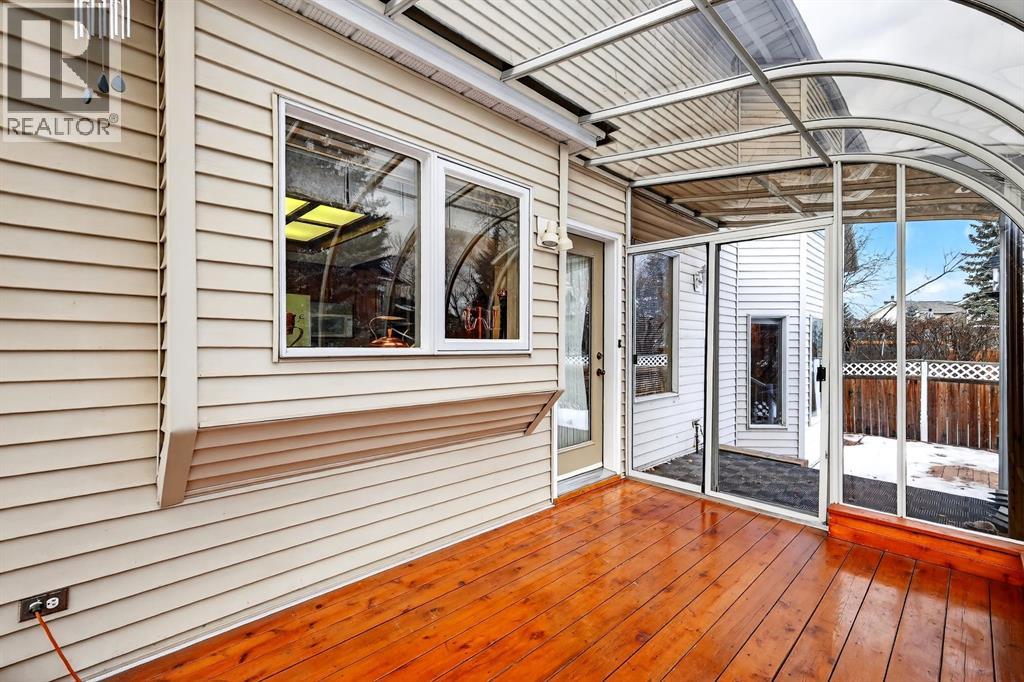 Single Family House for Sale in  Douglasbank Drive SE Douglasdale/Glen Calgary 