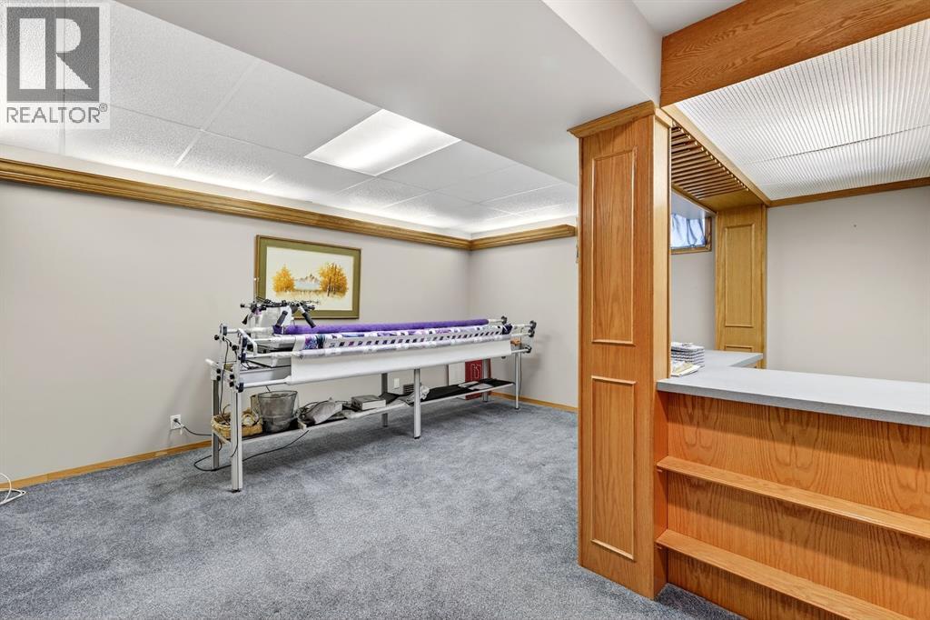 Single Family House for Sale in  Douglasbank Drive SE Douglasdale/Glen Calgary 