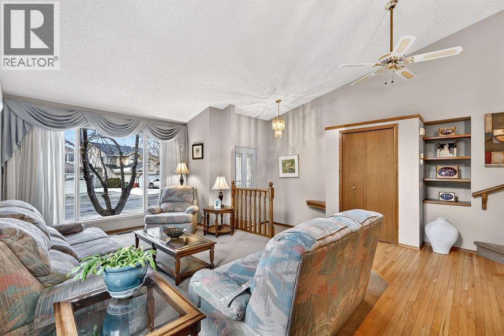 Single Family House for Sale in  Douglasbank Drive SE Douglasdale/Glen Calgary 