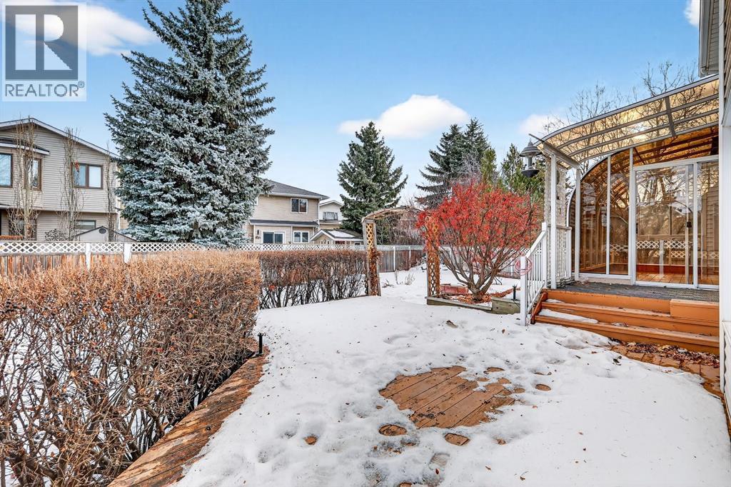 Single Family House for Sale in  Douglasbank Drive SE Douglasdale/Glen Calgary 