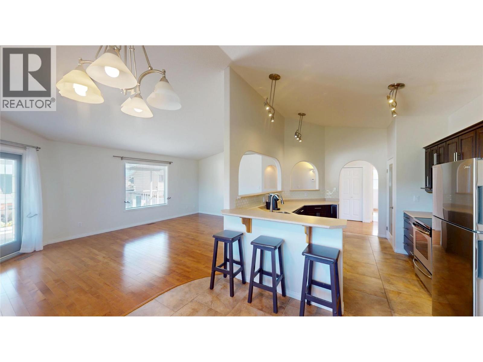 100 16th Street S, Cranbrook