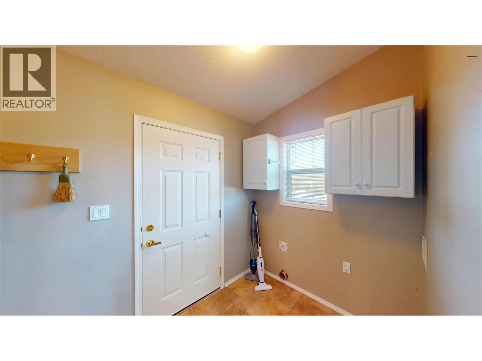 100 16th Street S, Cranbrook