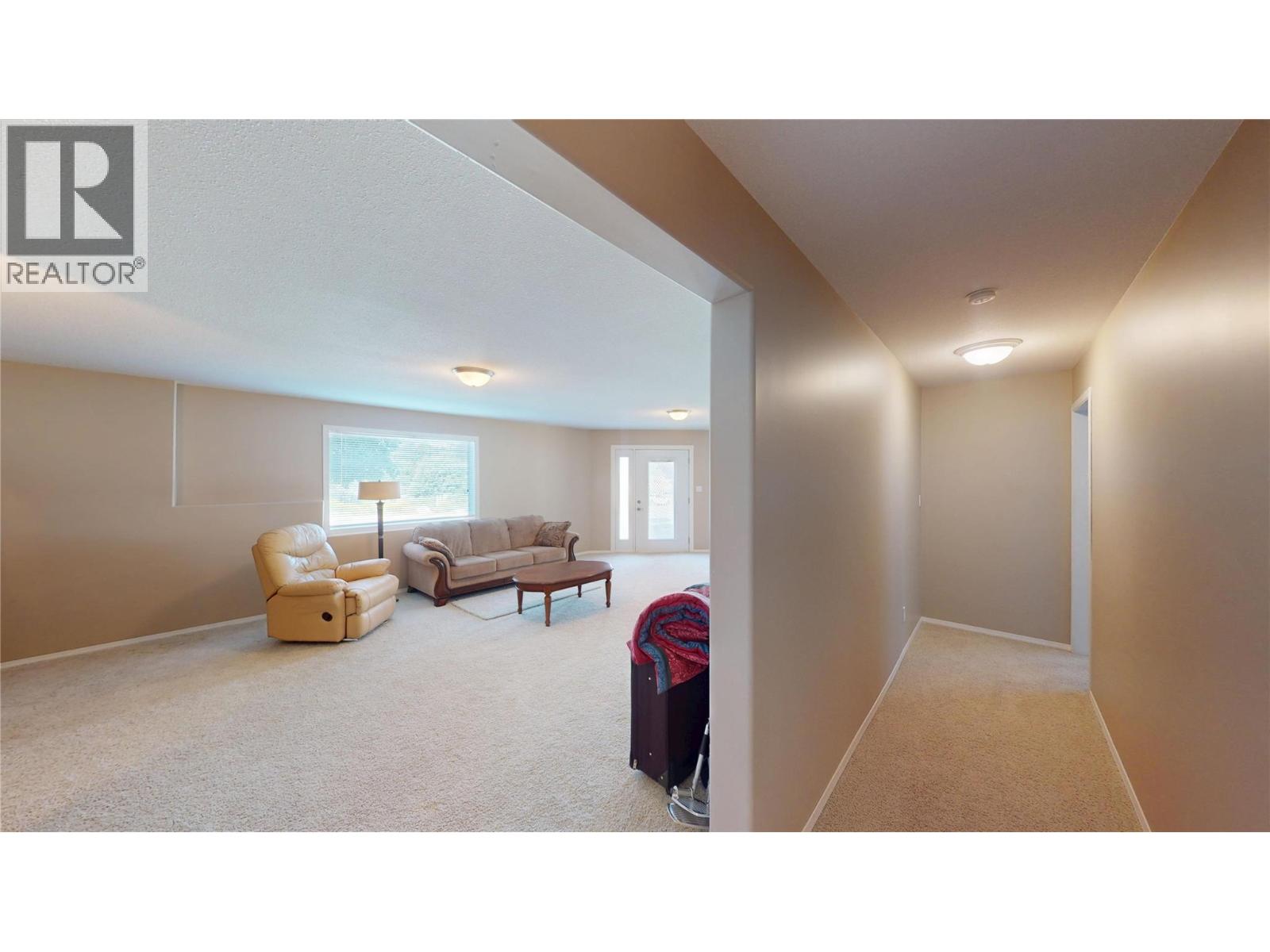 100 16th Street S, Cranbrook