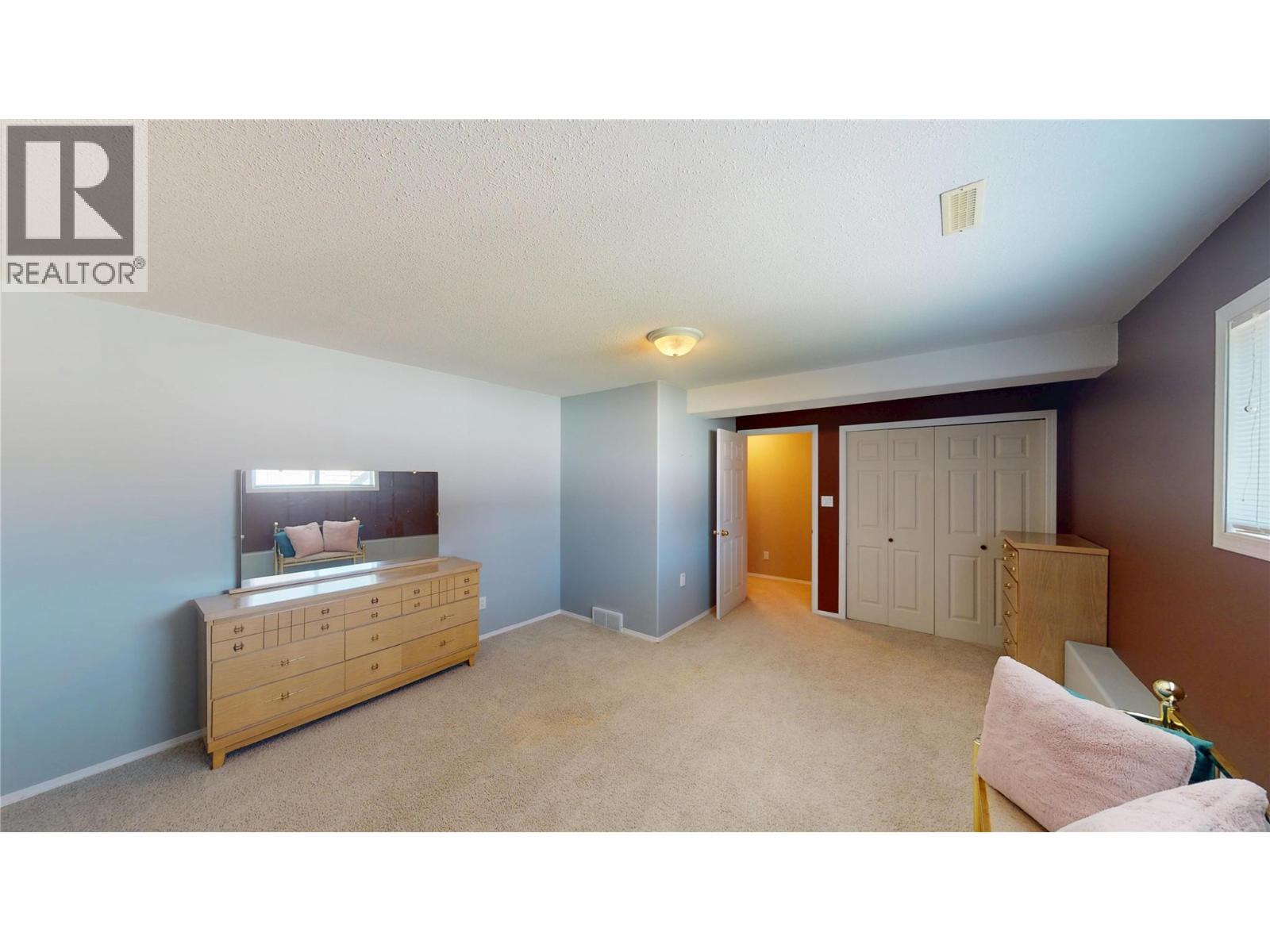 100 16th Street S, Cranbrook