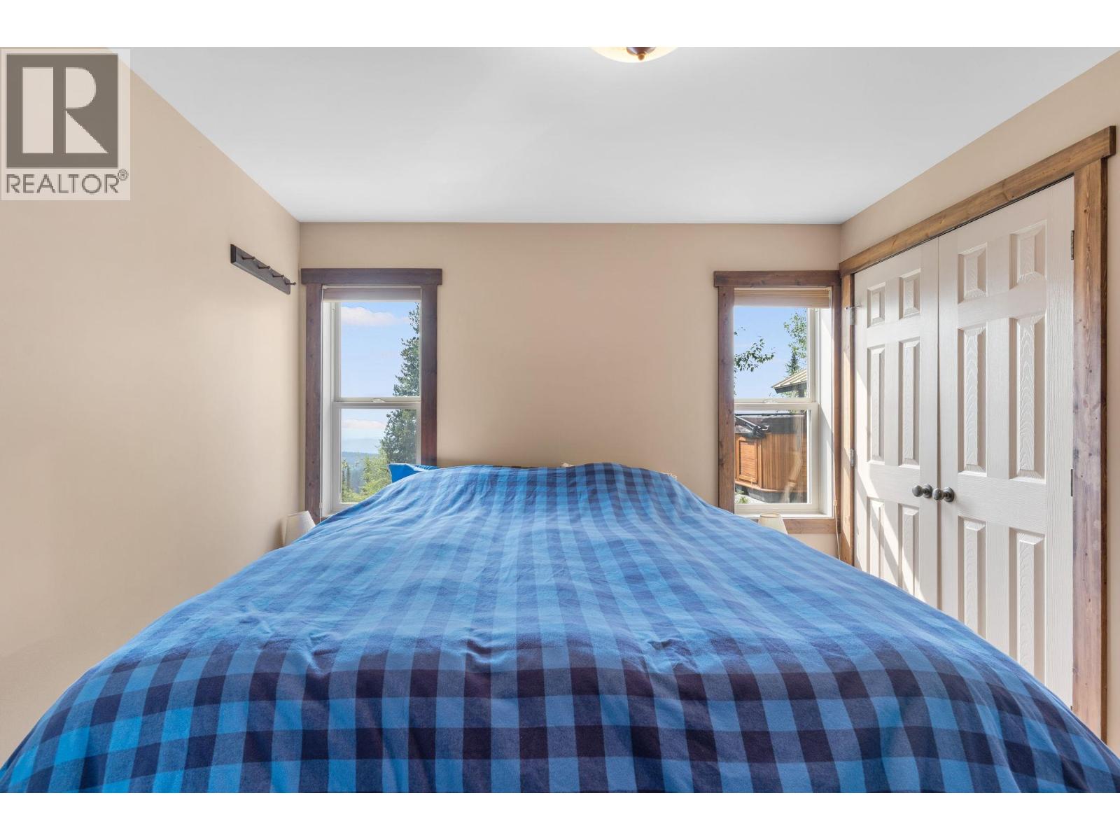  5890 Snow Pines Crescent, Big White