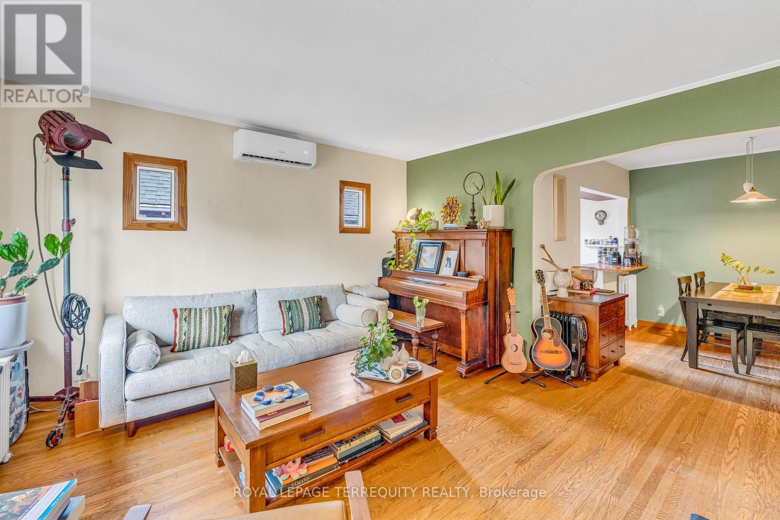 51 CLAXTON BOULEVARD - 17