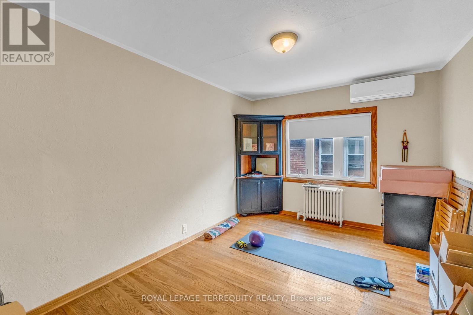 51 CLAXTON BOULEVARD - 19