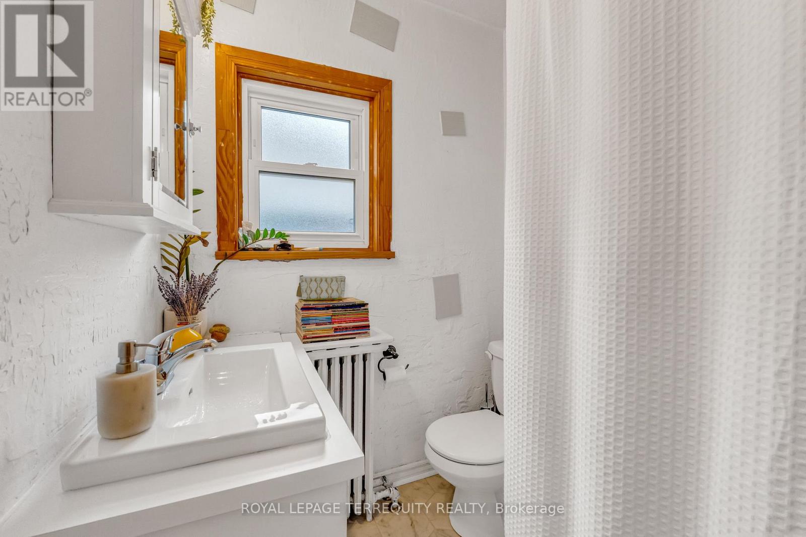 51 CLAXTON BOULEVARD - 20