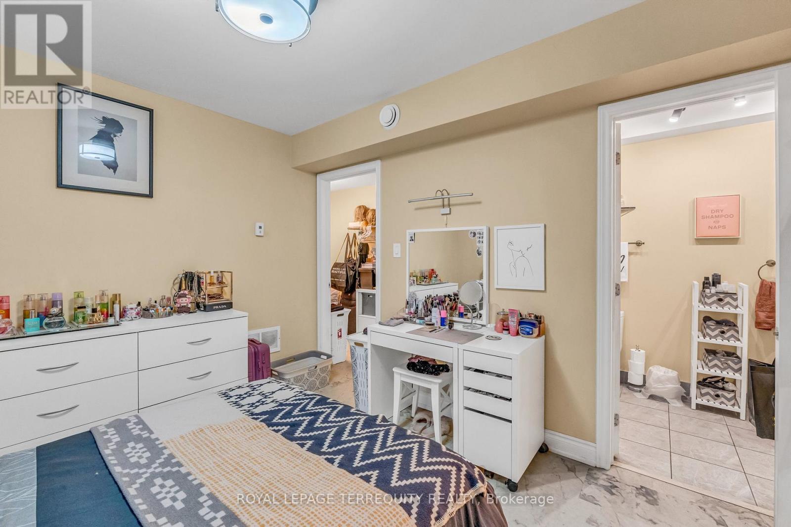 51 CLAXTON BOULEVARD - 28
