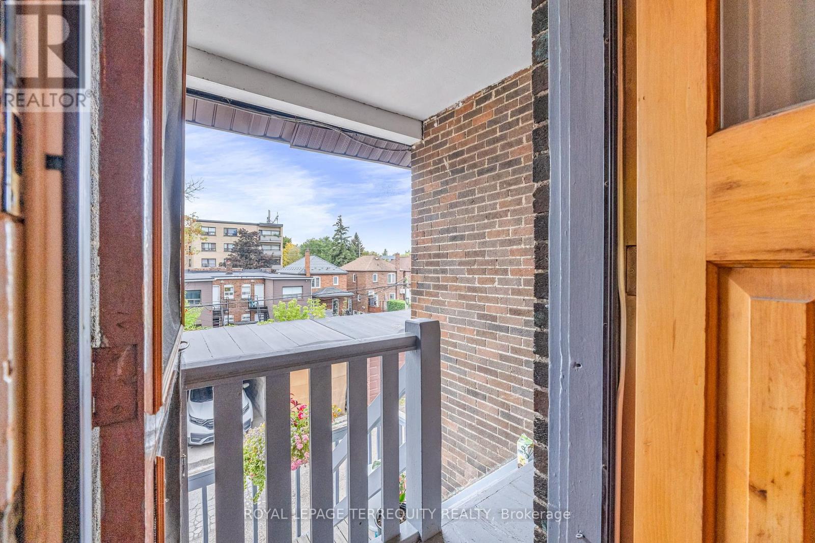 51 CLAXTON BOULEVARD - 31
