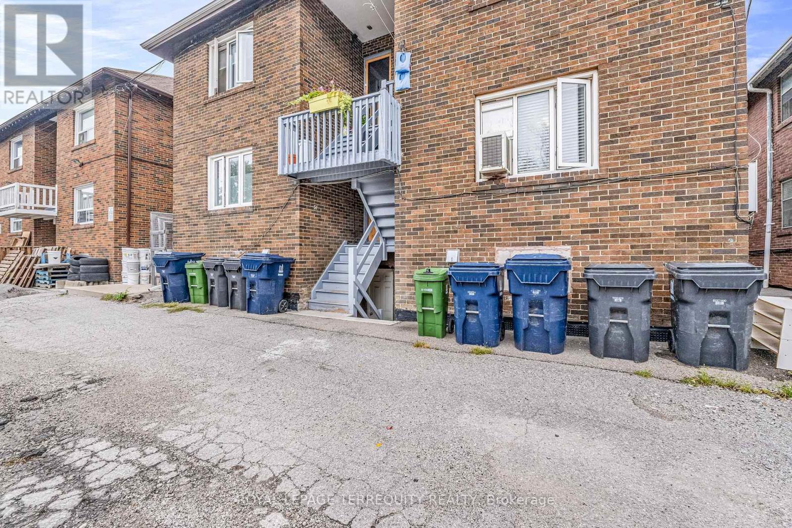 51 CLAXTON BOULEVARD - 33