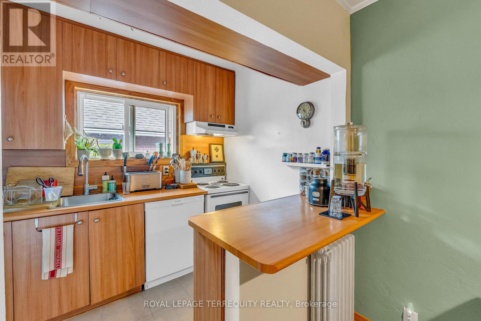 51 CLAXTON BOULEVARD - 14
