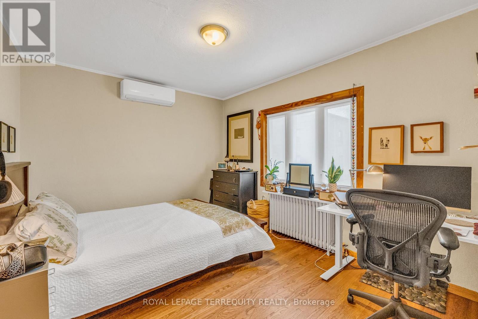 51 CLAXTON BOULEVARD - 21