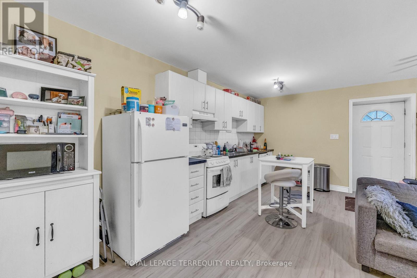 51 CLAXTON BOULEVARD - 25