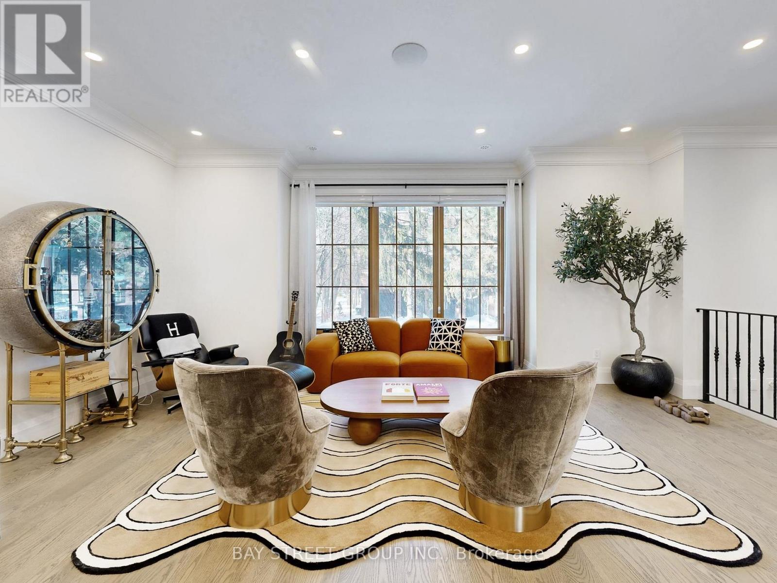 31 EVERYGREEN GARDENS - Photo 3 of 39, Toronto (Leaside), Ontario