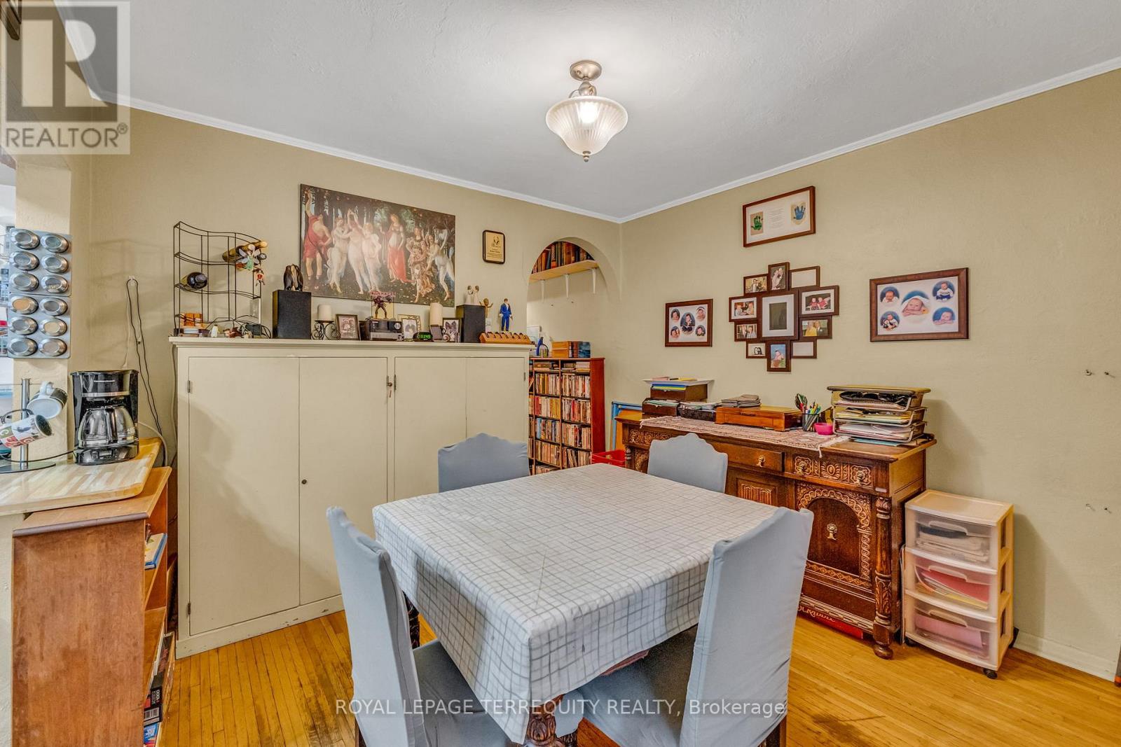 51 CLAXTON BOULEVARD - 6