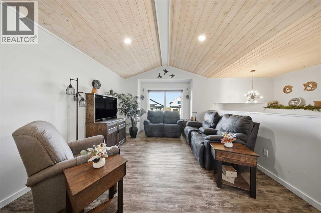 69 Mackenzie Avenue, Lacombe