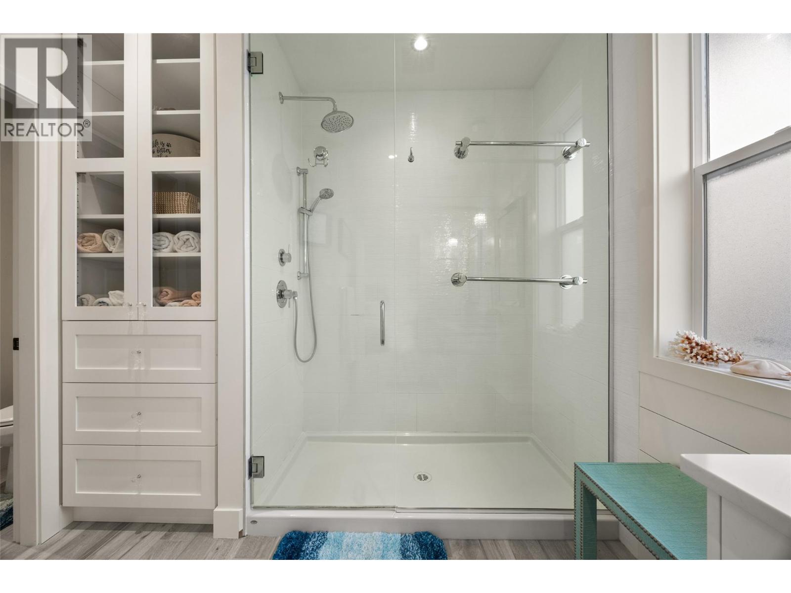 1553 EMERALD Drive, Kamloops