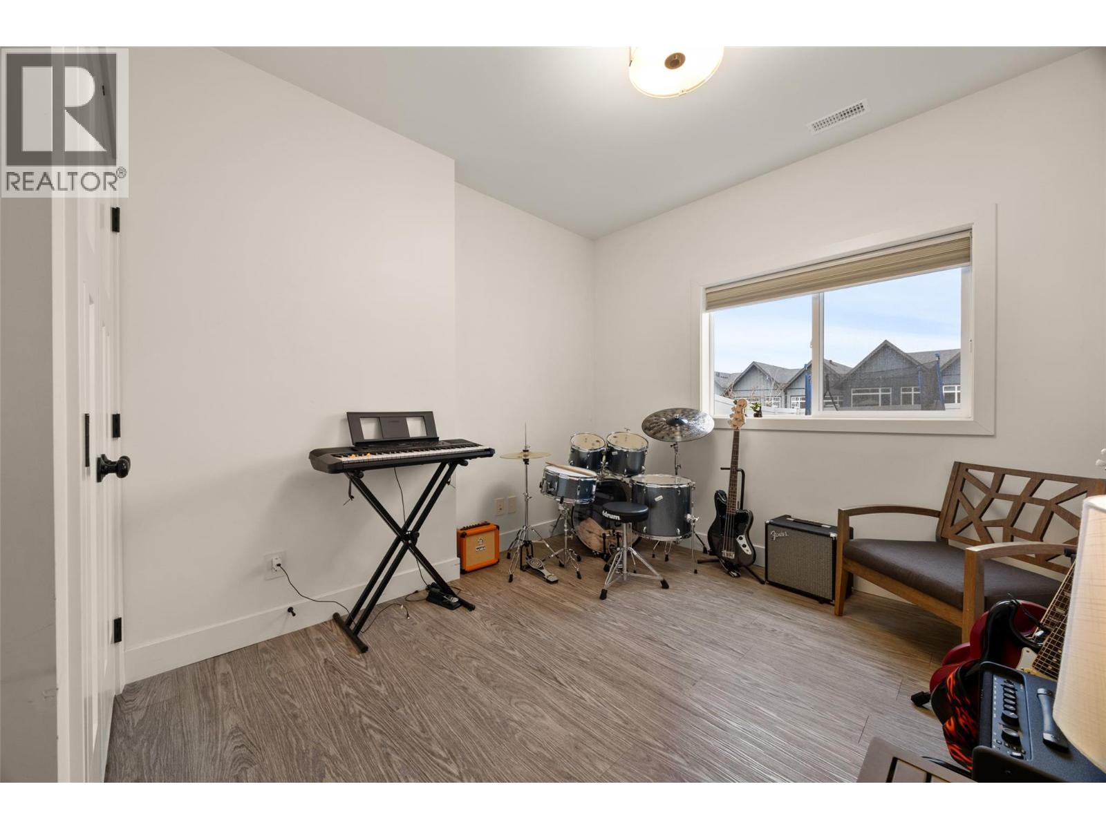 1553 EMERALD Drive, Kamloops