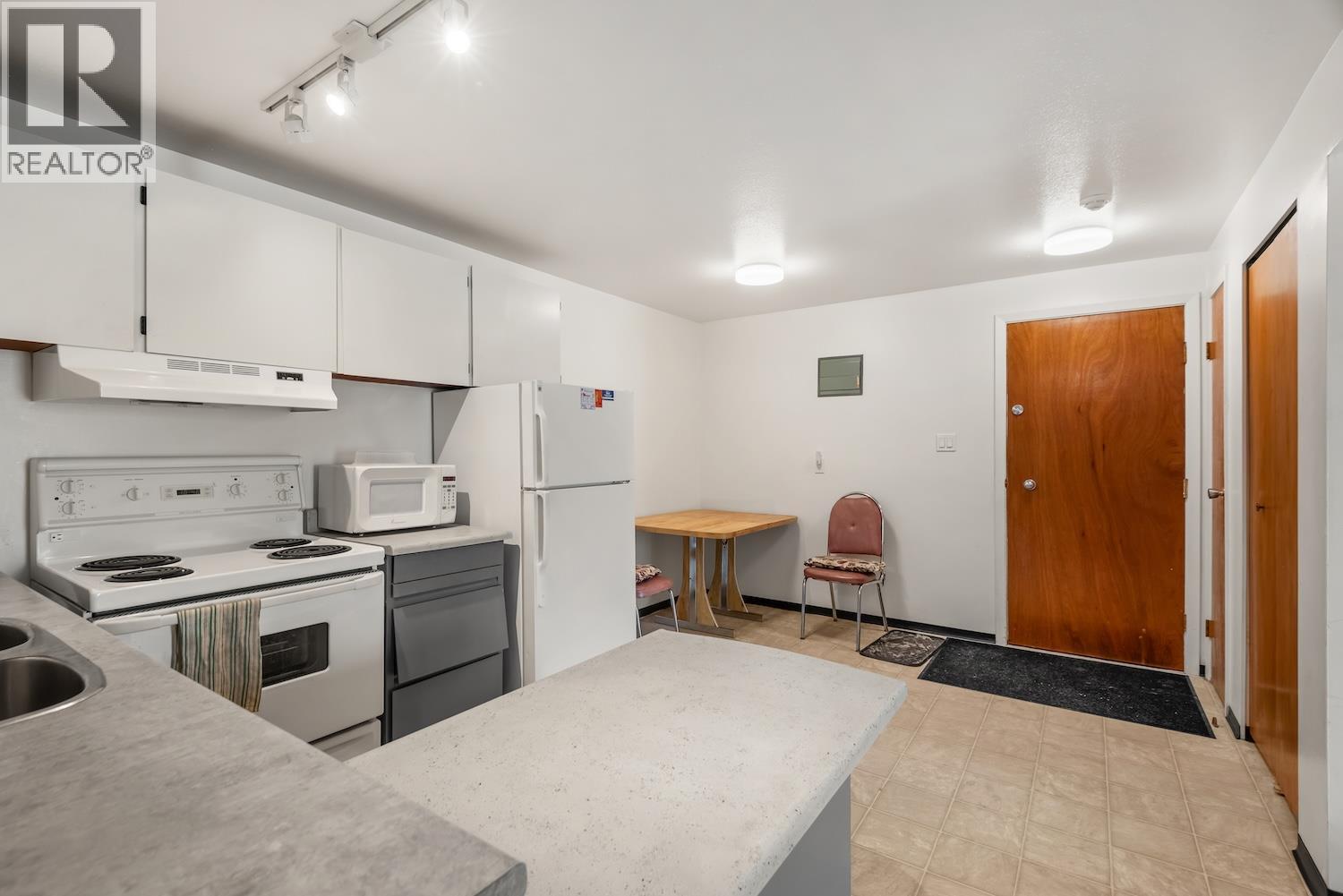 152 SPRUCE Avenue Unit# 203, Sparwood